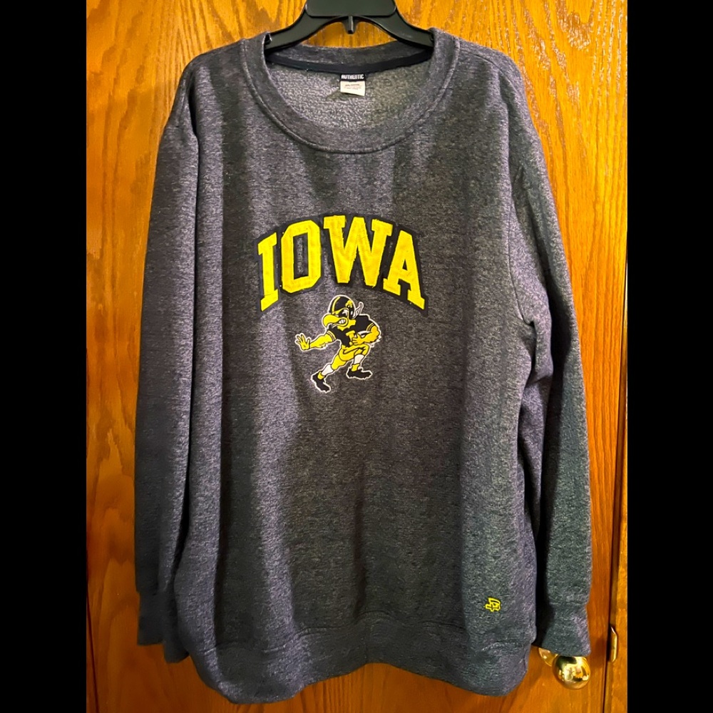 Iowa Hawkeye Gray Sewn Letters Sweatshirt with Herky sz 2XL 2X XXL